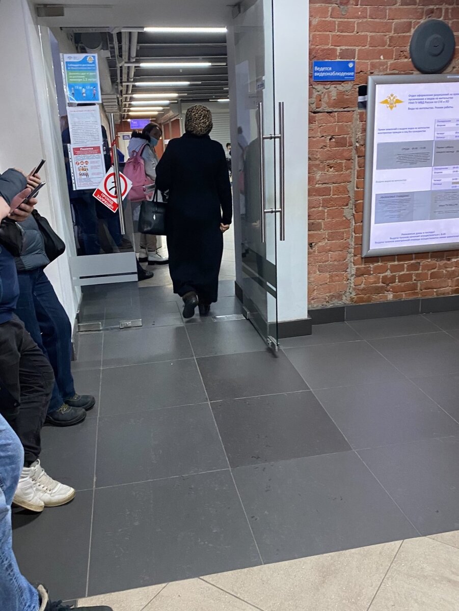 Зал ожидания сопровождающих. 