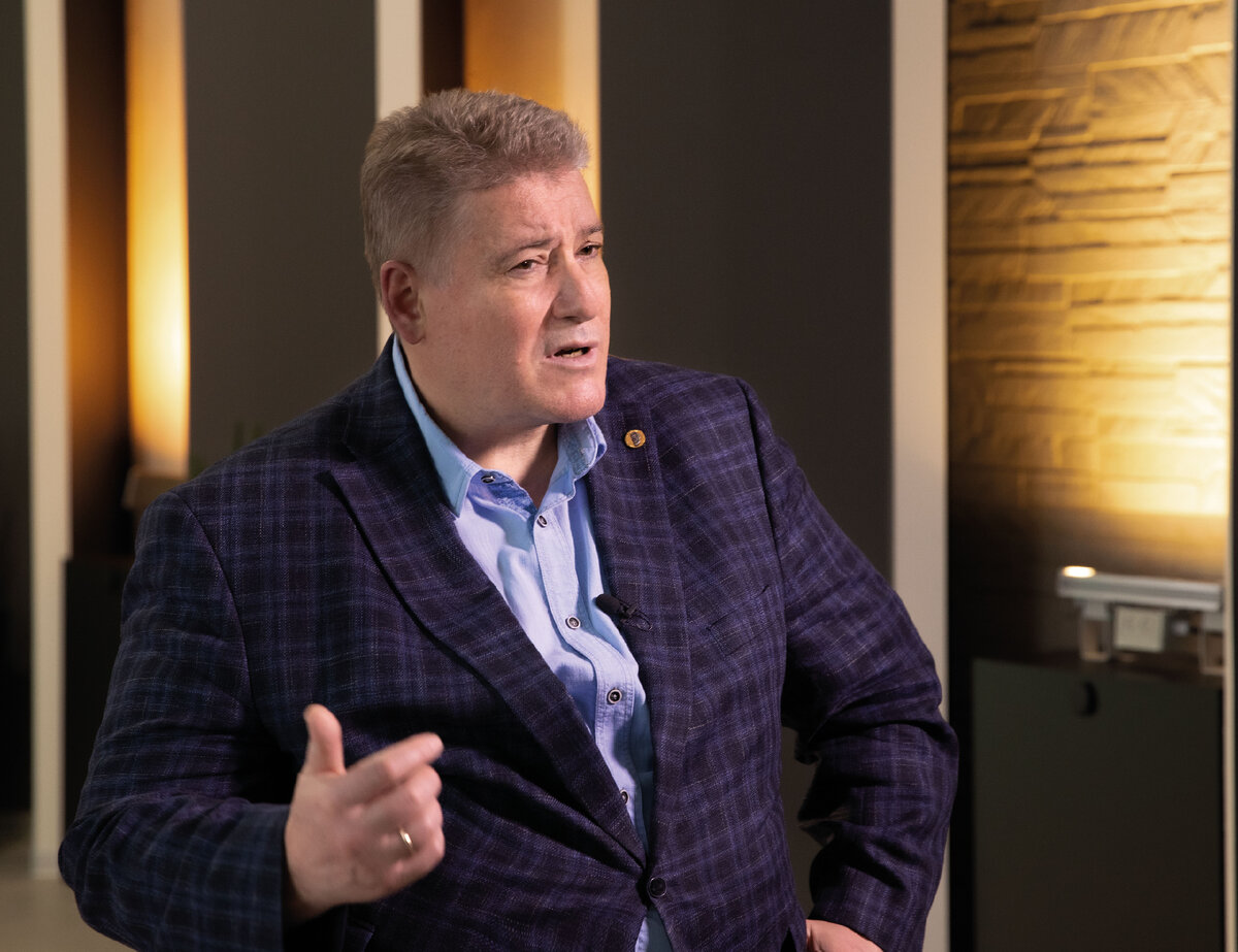 Георгий Боос, Президент МСК «БЛ ГРУПП», председатель Научно-технического Совета светотехнической отрасли России, заведующий кафедрой светотехники НИУ «МЭИ»,
к.т.н., доцент, действительный член РАЕН,  председатель Межгосударственного технического комитета и национального технического комитета 332 (Светотехнические изделия и искусственное освещение) Член правления РСПП, Председатель комиссия РСПП по радиоэлектронной и электротехнической промышленности. 