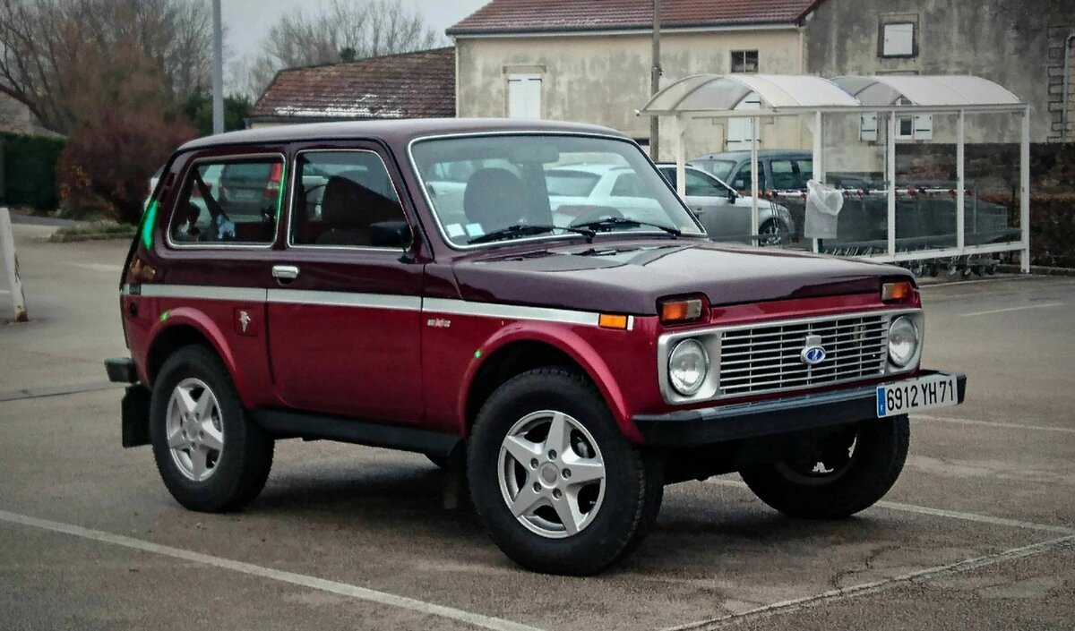 Lada Niva в экспортном исполнении для французского рынка.