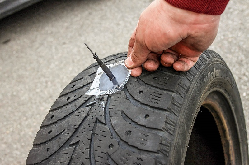 Как ремонтировать шины своими руками при проколах