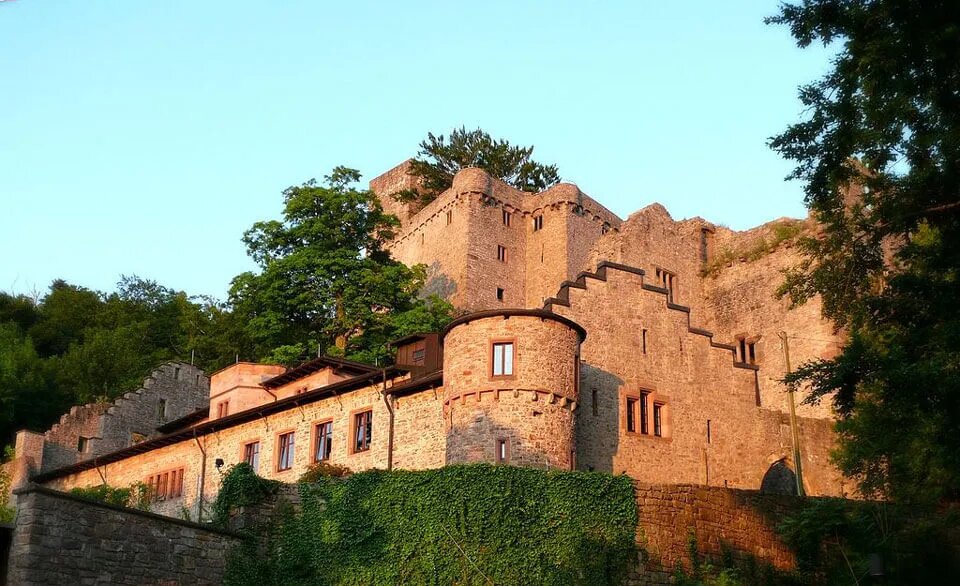 Старый замок Хоэнбаден