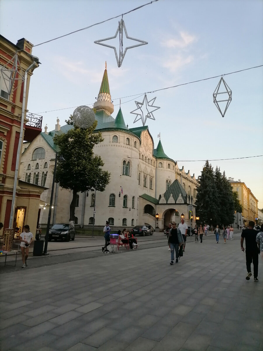 Первый день в Нижнем Новгороде: ремонт колеса, очередь на канатку и  прогулка по Большой Покровской | Приключения Петербуржцев в России | Дзен