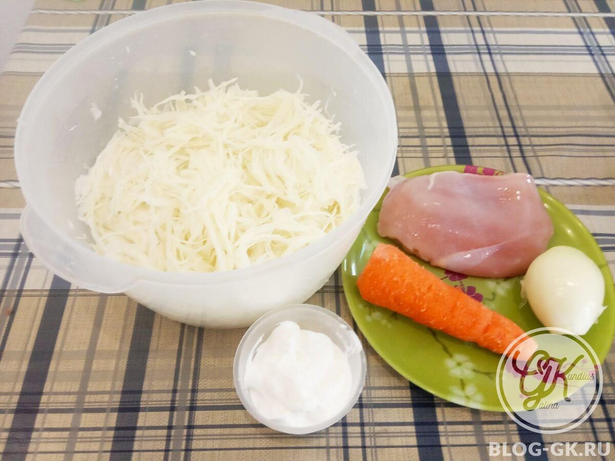 Ингредиенты для приготовления тушеной капусты в сметане