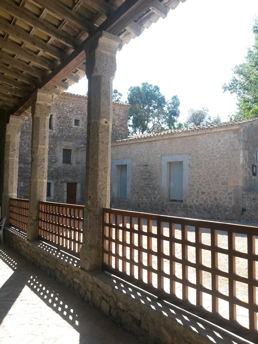 Внутренний двор монастыря