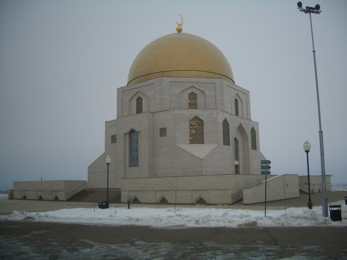 Каждый идёт к Богу своим путём. Сколько людей, столько и дорог к Богу. Как мы все связаны можно попытаться узнать