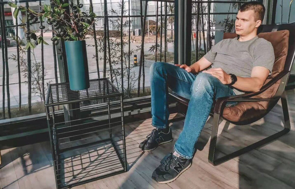 Я тоже работаю в нефтегазовой отрасли и приехал в Китай зарабатывать и развиваться.