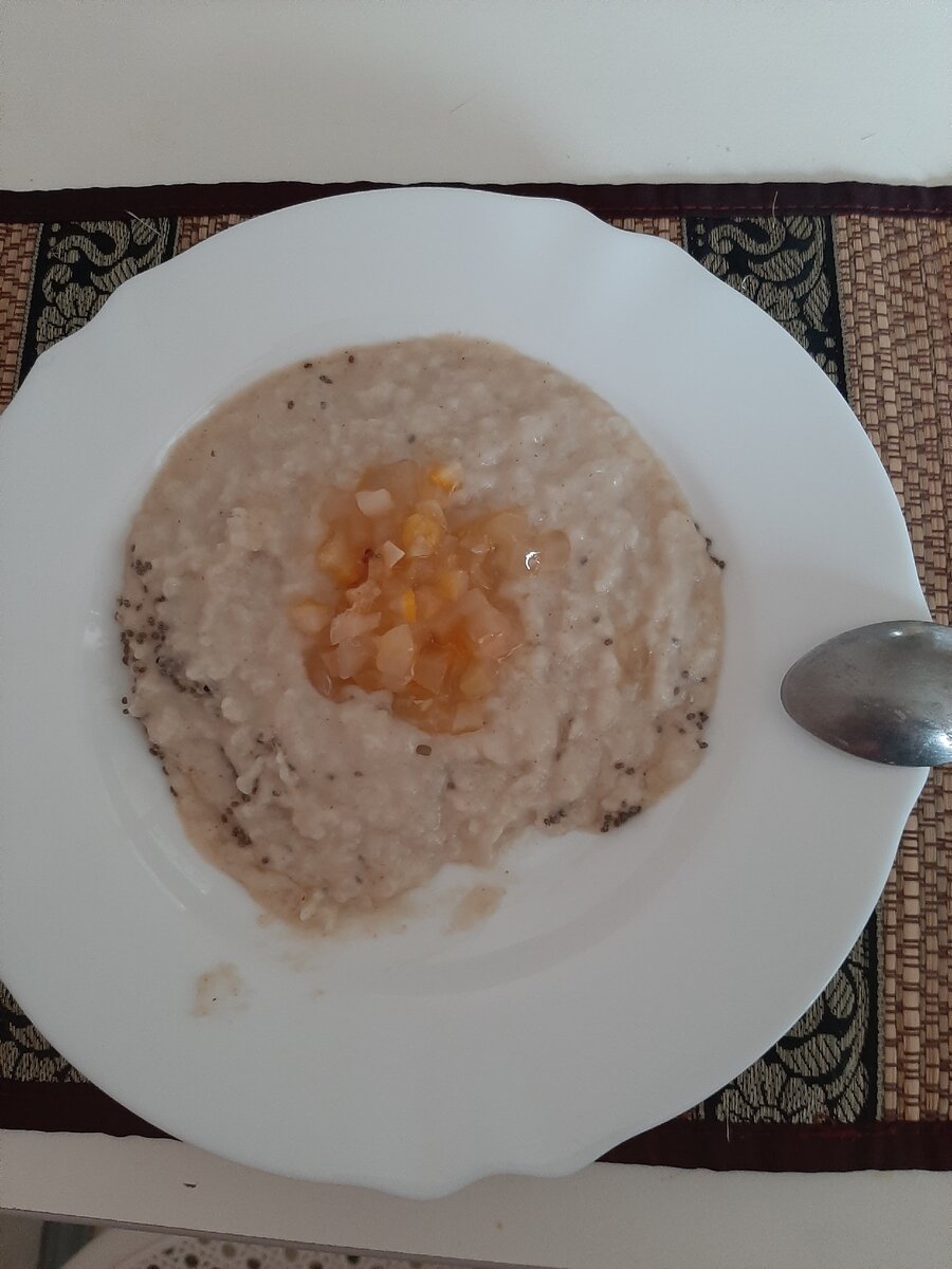 Каша на миндальном молоке на завтрак