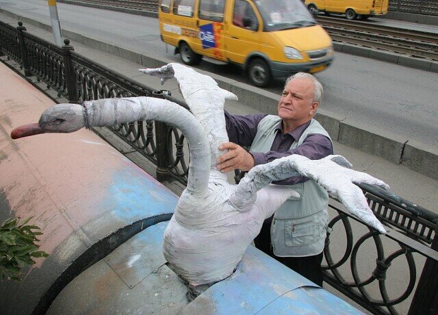 Валерий Андреевич Метелица. Создатель первого лебедя. Фото из открытых источников.