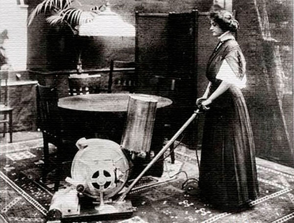пылесос. начало 20 века. Фото из открытых источников