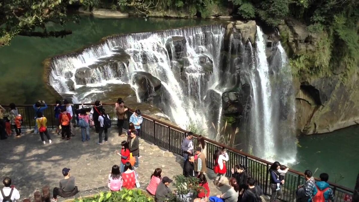 Самый живописный водопад на Тайване