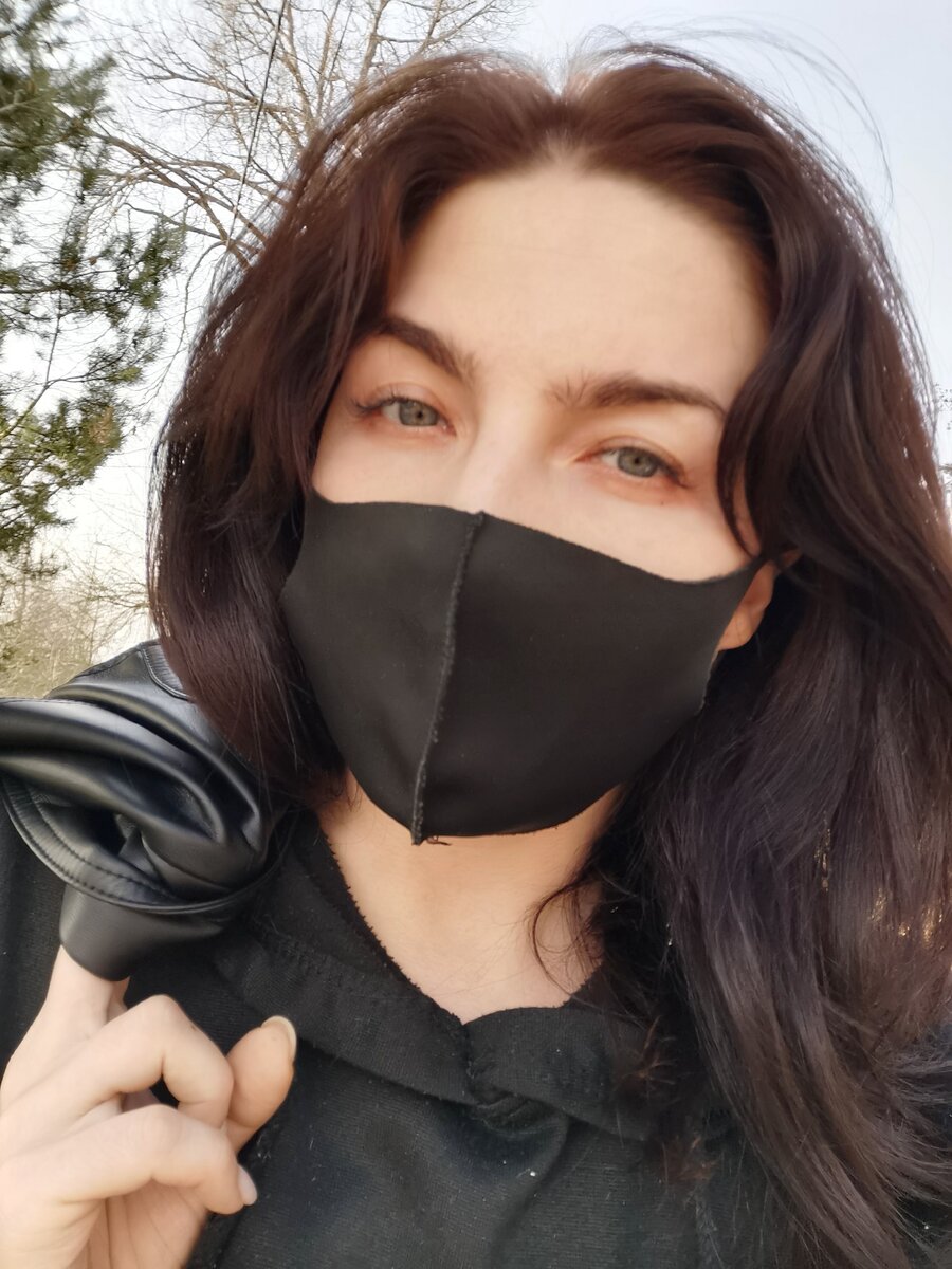 Я хоть пока и не в Корее, но пока что холостячка 😅🖤 так что можно считать, что тоже причастна к этому празднику 🤷🏻‍♀️😅