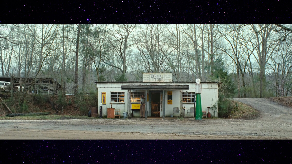 Кадр из фильма «Дьявол всегда здесь» 