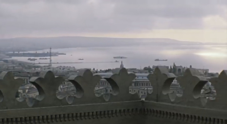 Кадр из фильма «Бриллиантовая рука»