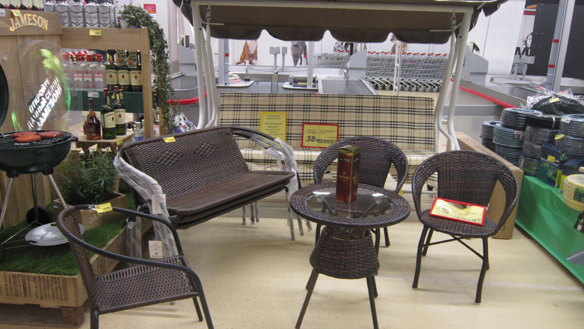 Мебель дачная из искусственного ротанга в Магнит Семейный