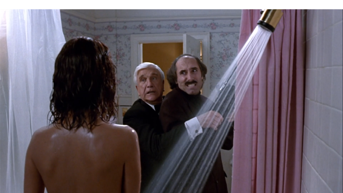 Кадр из фильма «Голый пистолет 2 1/2» (взято с imdb.com)