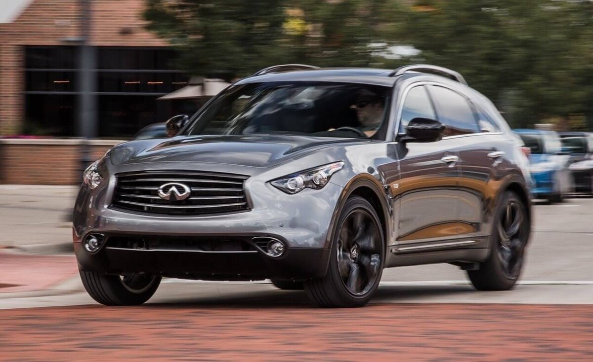 INFINITI QX70 / Фото: postmonroe.com