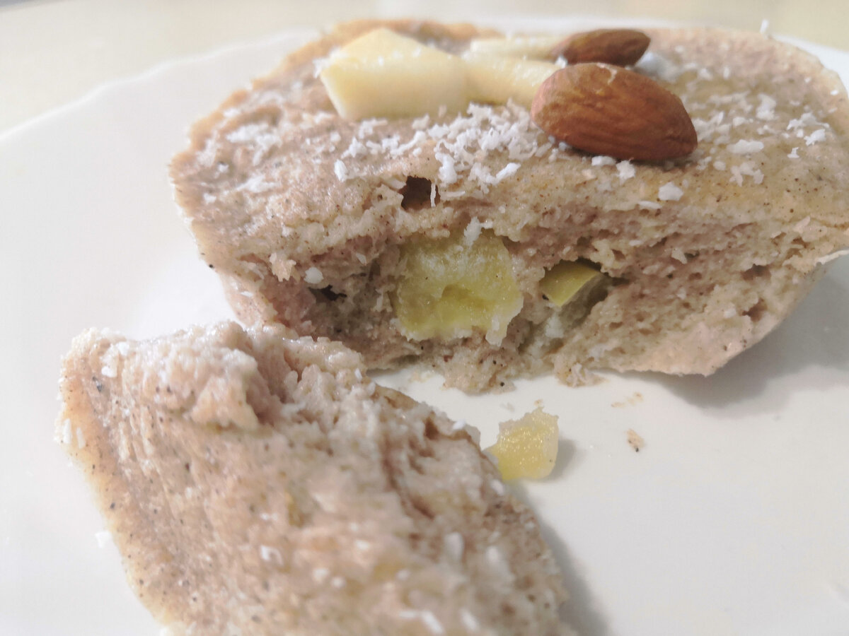 Шарлотка с кокосом