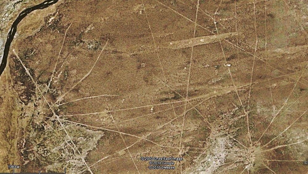 Линии сахами. Белая линия. Абстрактные линии. Абстракция линии. Наклонные линии.