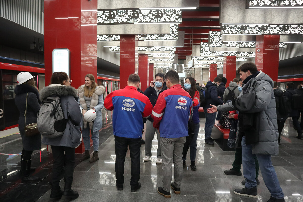 В Москве открыли новый участок Большой Кольцевой линии метро "Мнёвники - Каховская". Как это было?