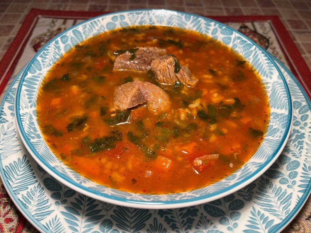 Суп харчо домашний рецепт с говядиной. Грузинский суп харчо. Харчо Абхазия. Суп-харчо из говядины. Суп-харчо классический из говядины с рисом пошаговый.