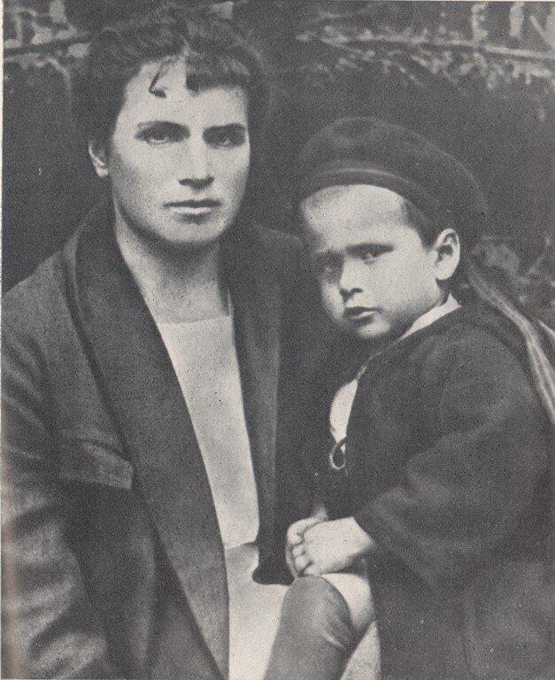 Вера Мухина с сыном
