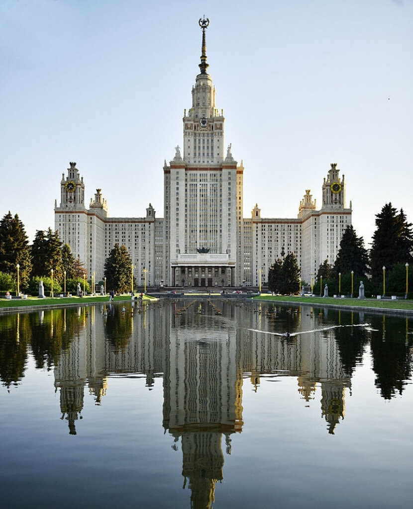 Мгу 2000. Московский государственный университет имени м.в.Ломоносова，МГУ. МГУ на Воробьевых горах. Сталинские высотки МГУ. Главное здание МГУ на Воробьевых горах.