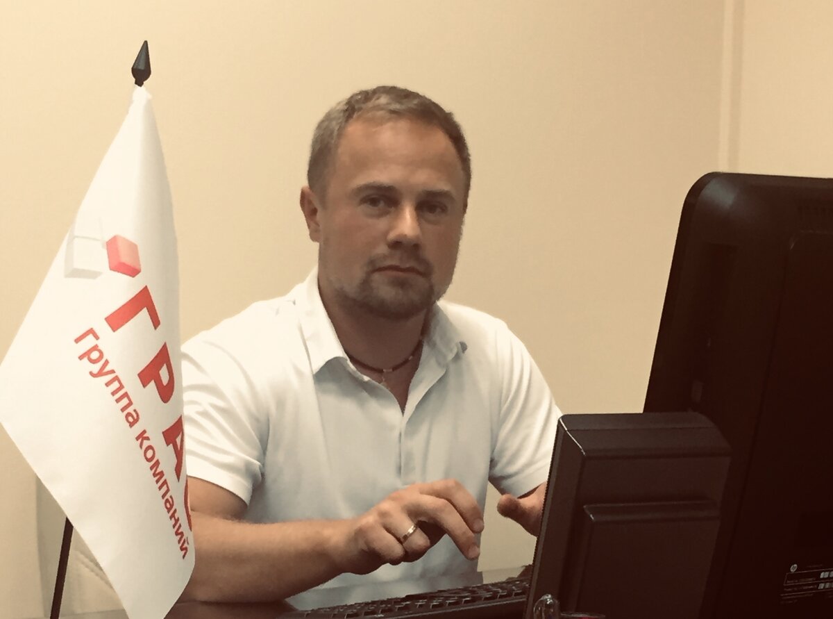 Генеральный директор ЗАО "МПРК "ГРАС" - Александр Владимирович Охлопков.