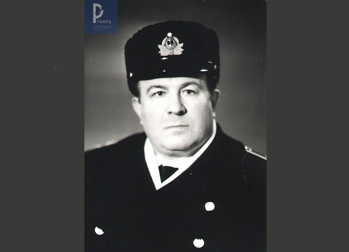 Цимбал В.Н. Фотопортрет с подписью на обороте: «Цимбал Василий Николаевич. 1983 г.». Фотопечать. РГАНТД. Ф.199. Оп.1 Д. 40