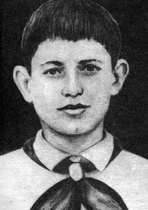 Махмуд Эсамбаев в детстве