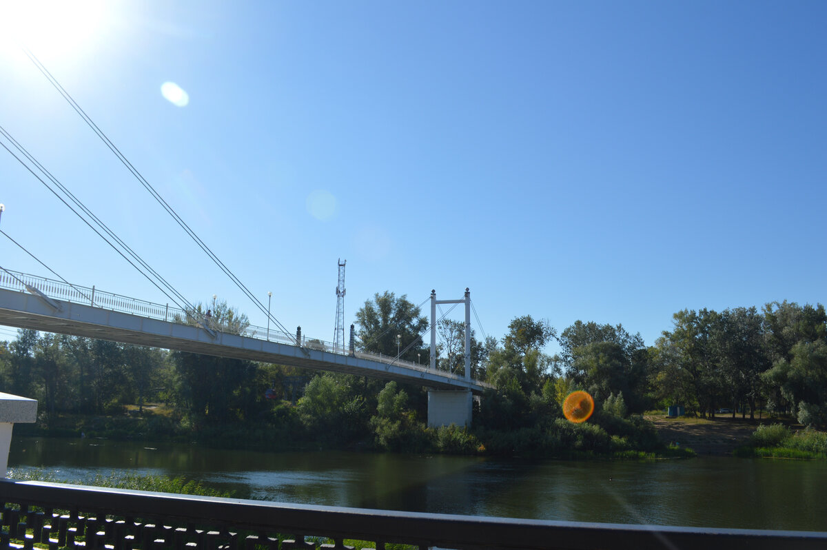 Мост "Европа - Азия" через реку Урал