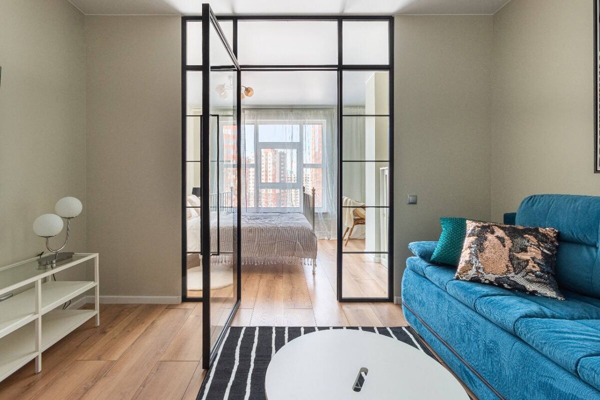 Стильная лофт-перегородка может стать частью любого интерьера