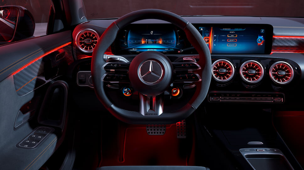 Фото: Mercedes-Benz📷Mercedes-AMG A 45 S 4Matic+