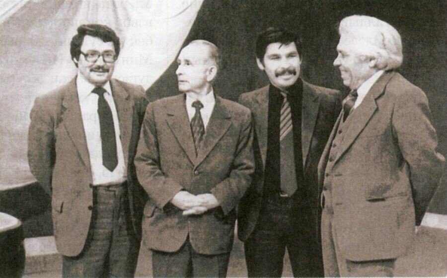 
Радиф Гаташ, Сибгат Хаким, Роберт Миннуллин, Назар Наджми. Казань, 1986 год
Источник фото: kitaphane.tatarstan.ru