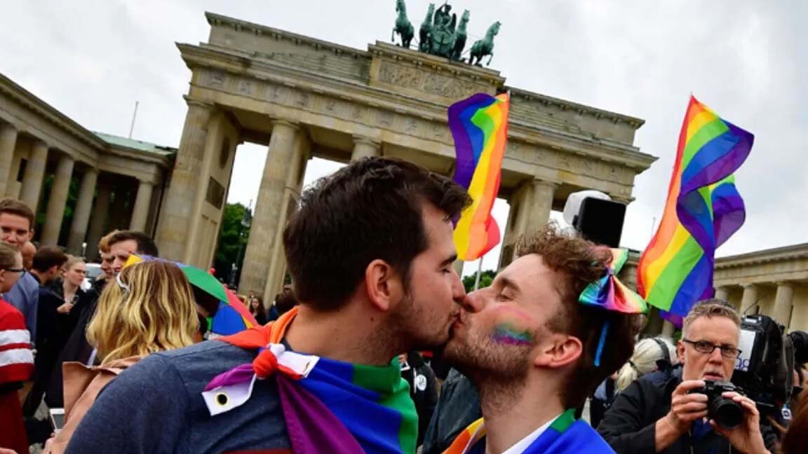 Без комментариев. https://www.caraotadigital.net/wp-content/uploads/2021/04/lgbti-alemania.jpg