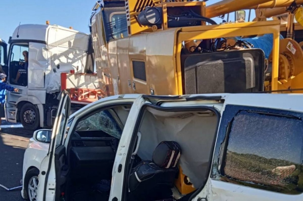    Дело о ДТП, в котором кран упал на минивэн, передали в суд в Забайкалье