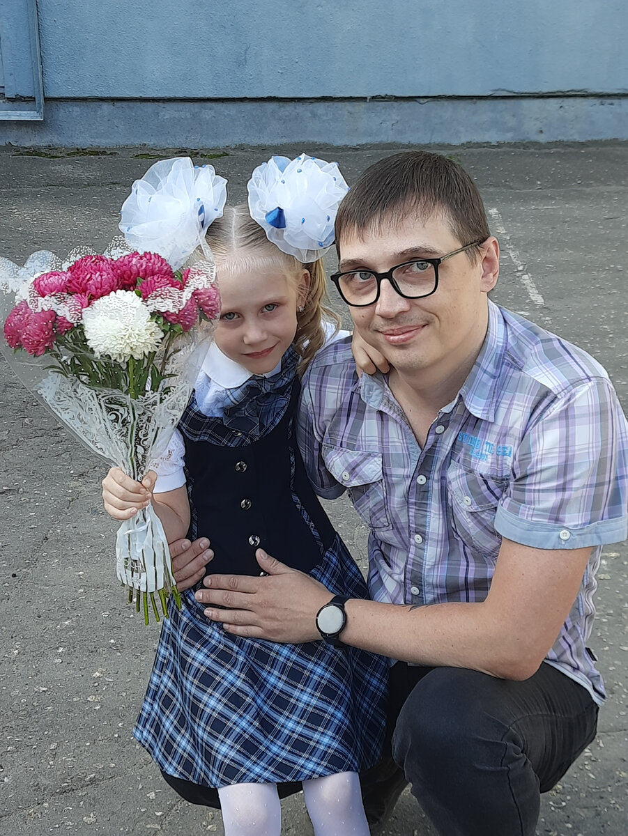 С папой на линейке 1 сентября