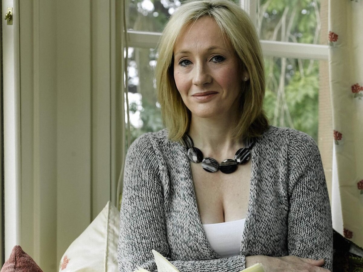 Джоан Роулинг - автор сери книг о Гарри Поттере