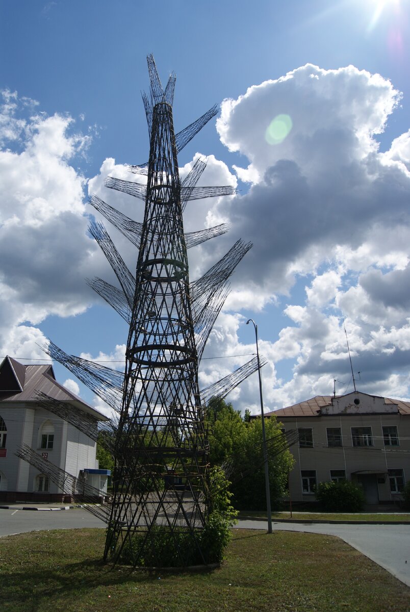 Выксунцы настолько суровы, что даже деревья у них железные)))