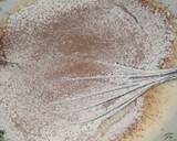 Берем два яйца, разбиваем, кладем немного соли, взбиваем венчиком, добавляем 6 ст.ложек молока и 6 ст.ложек сахара, всё хорошенько перемешиваем венчиком.