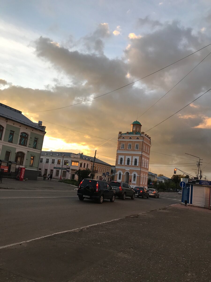 Огненный закат моего города! Как думаешь во сколько была сделана это фотография?