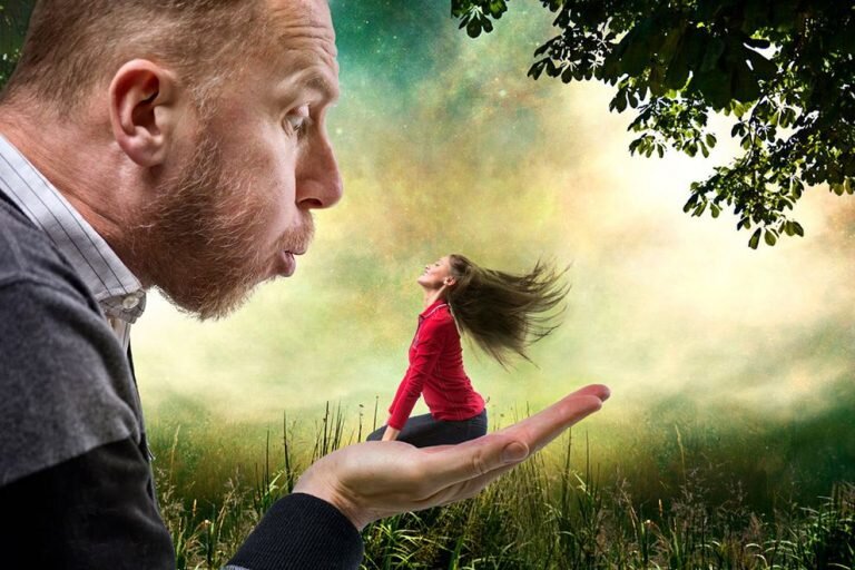 "Сдувая пылинки, не сдуйте саму женщину"