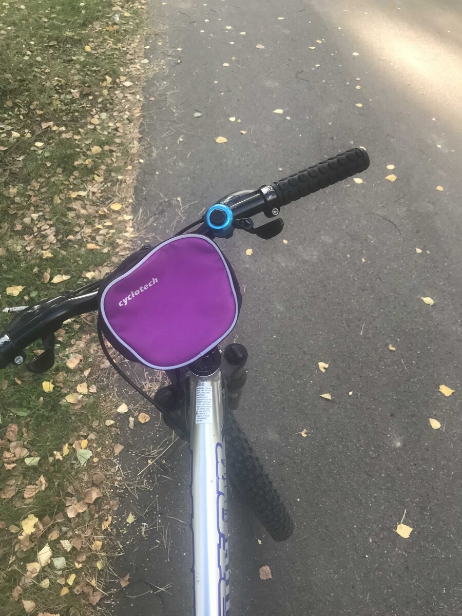 Осенью кататься еще интереснее, виды красивые. 