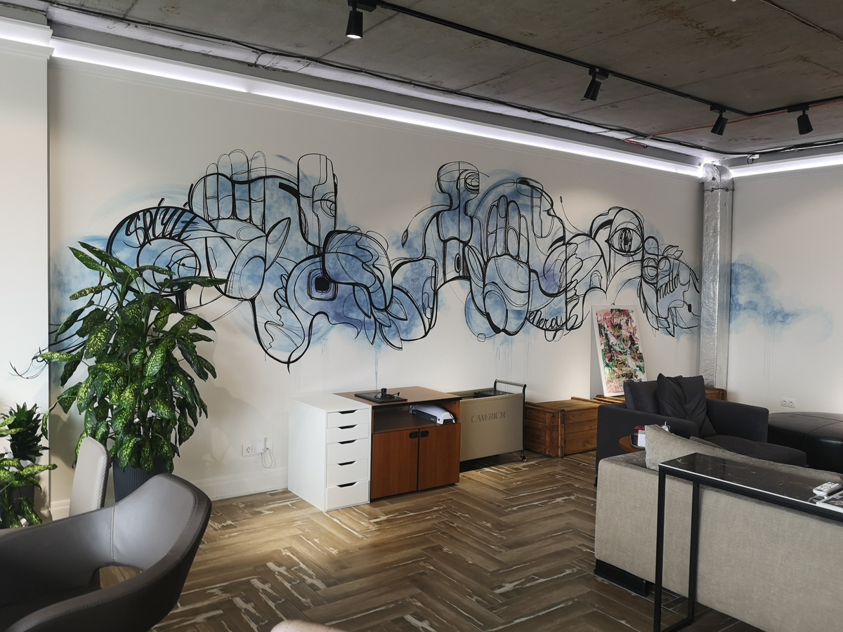 Да, у креативных людей и в офисе - креативно