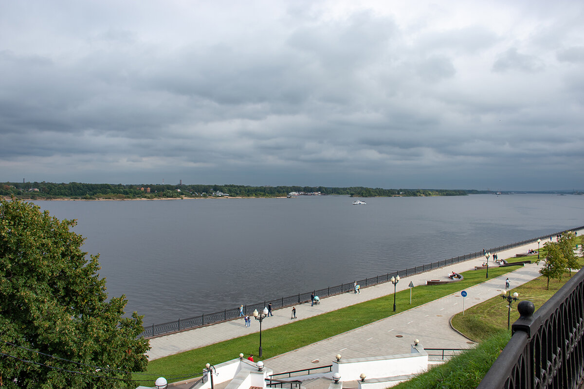 Вид на Волгу