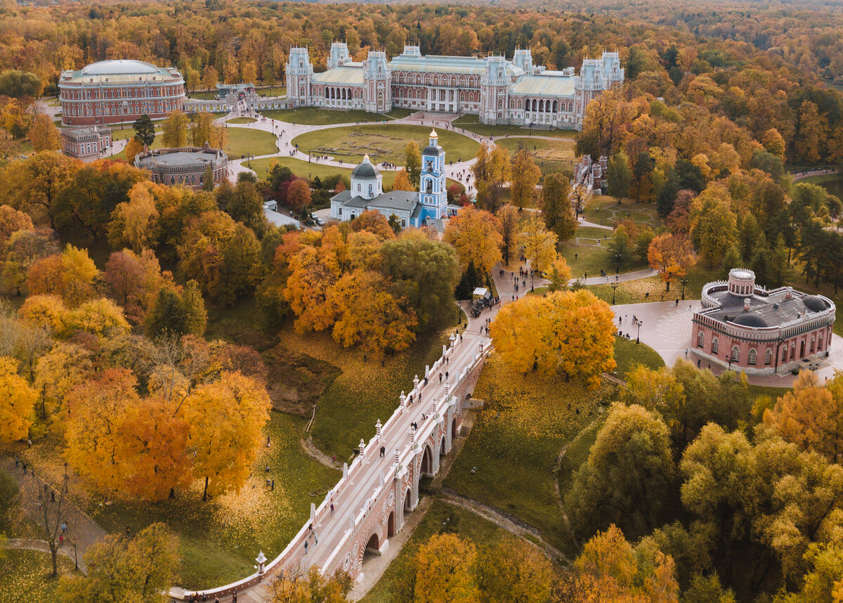 Коломенское Церковь осень