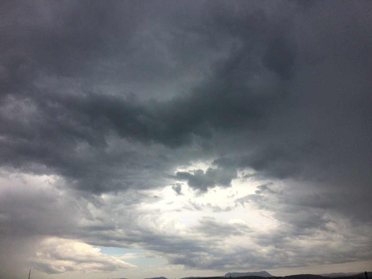 Необычное небо над Симферополем