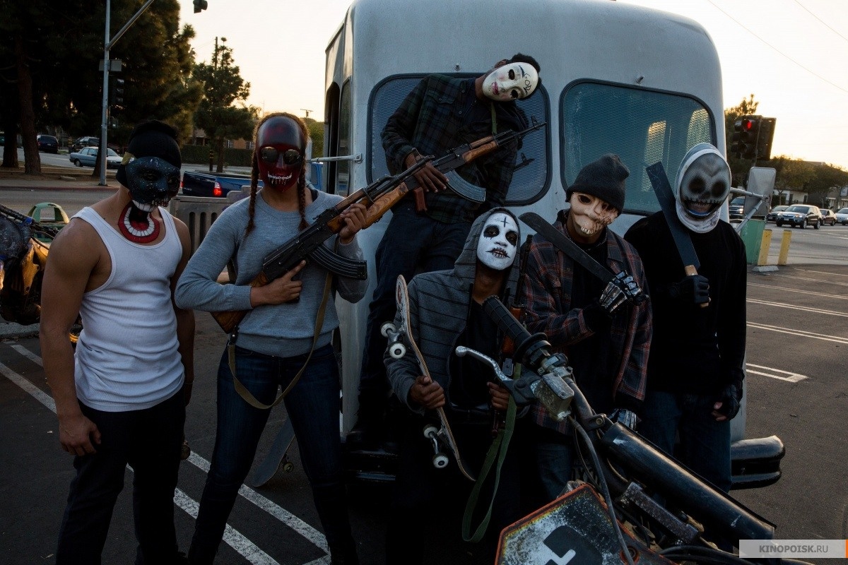 кадр из фильма Судная ночь 2