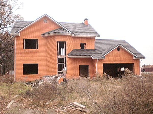 Примерно такой дом