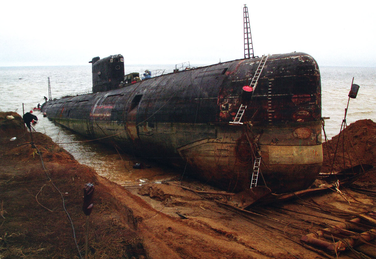 Если б был подводной лодкой. Подводная лодка б-307 проекта 641б. Советская подводная лодка б-307. Дизельная подводная лодка б-307 проекта 641б «сом». Подводная лодка б-307 музей в Тольятти.