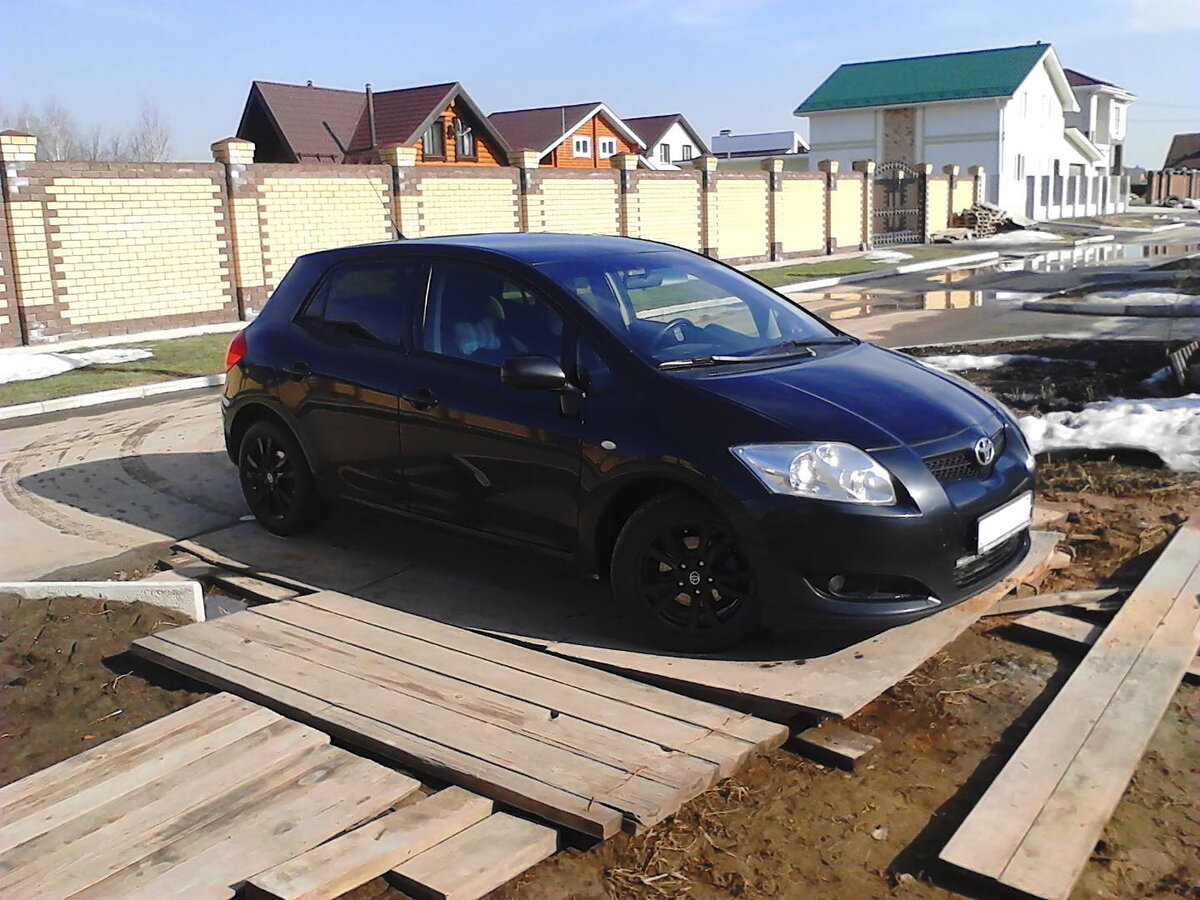 Toyota Auris. Верой и правдой отслужила 286т.км и оставила только теплые воспоминания, даже несмотря на робот, который также отслужил без сюрпризов